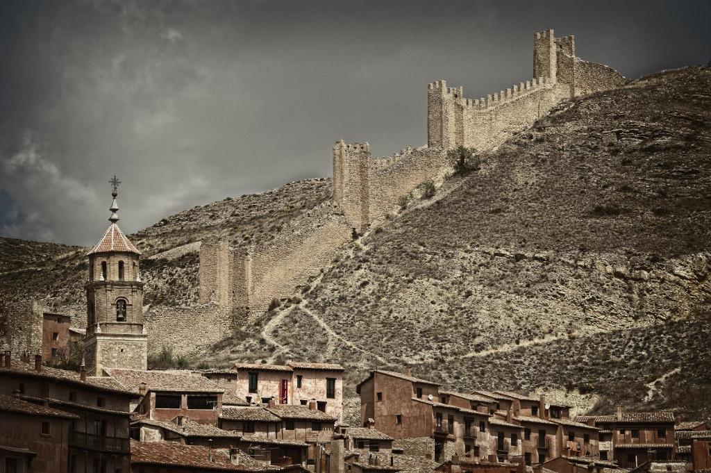 Hotel Albanuracin Albarracin Exterior photo